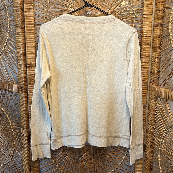 The North Face Perforated Thermal Style Pull-Over Top - Cream color - Size Large - Picture 7 of 7